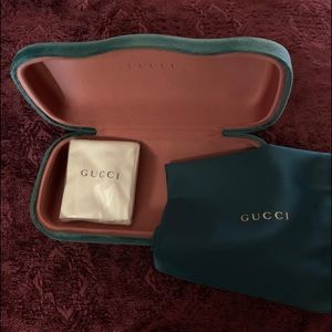 Gucci sunglass case teal green velvet & silky bag